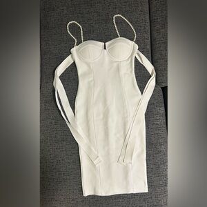 Elegant Strapless White Dress with Pearl Accents